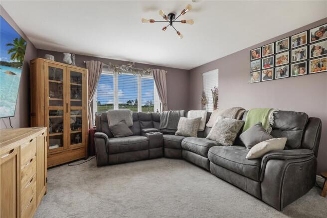 4 bed Detached for sale Image 7