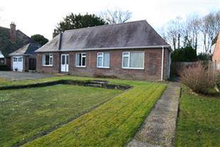 Front View of Property / Garden