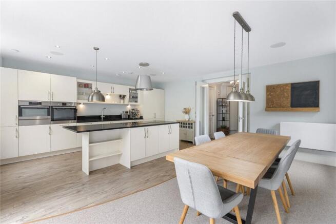 29, Larkfield Gardens, Trinity, Edinburgh, EH5 photo 4