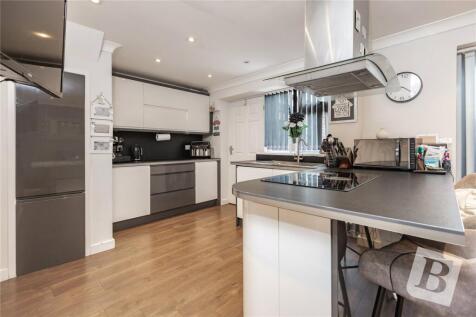 Meadgate Avenue, Chelmsford, Essex, CM2