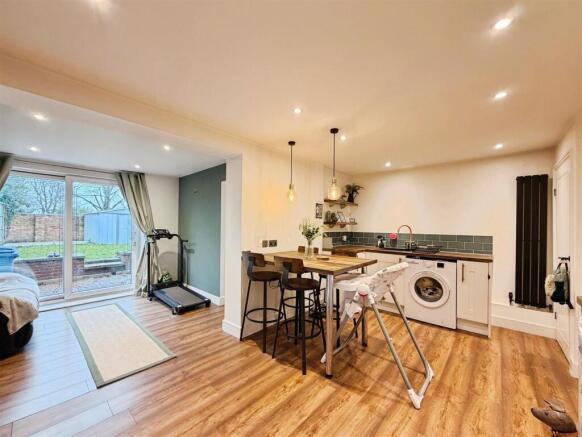 5136b25e-36-4286-B59F-A7BC0076EFF4-669-0000012D946