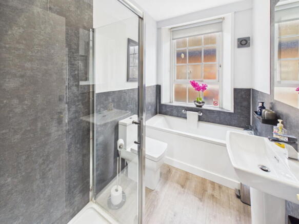 2 bed Apartment for sale Image 9