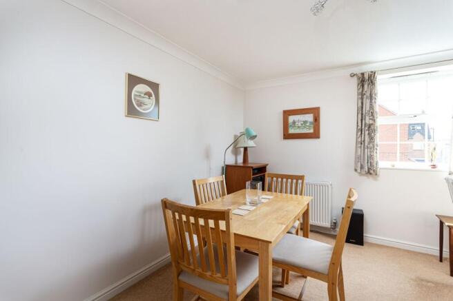 2 bed Flat for sale Image 4