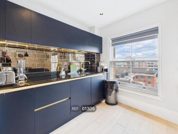 3 bed Apartment to rent Image 6