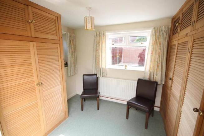 DRESSING ROOM