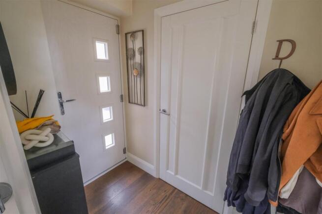 4 bed Detached for sale Image 12