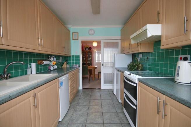 Anglesey Close, Ashford – další