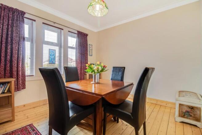 Dining Room/Bed 3
