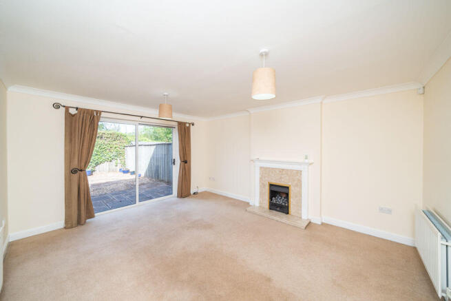 LOUNGE/DINING ROOM
