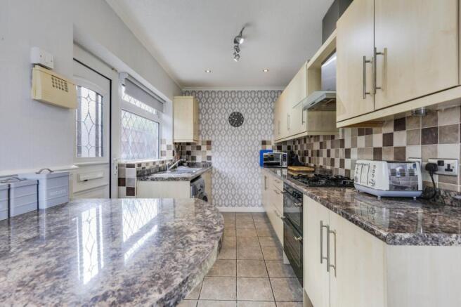 2 bed Bungalow for sale Image 5