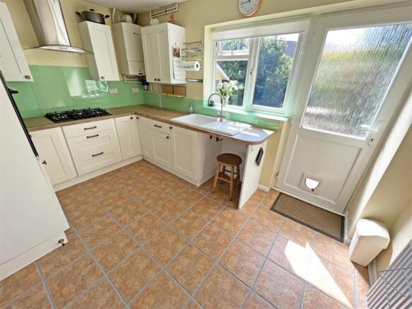 Kitchen/ Dining room