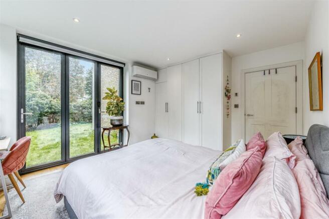 Stoneview Close-12.jpg