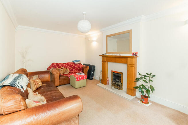 4 bed Link Detached House for sale Image 5
