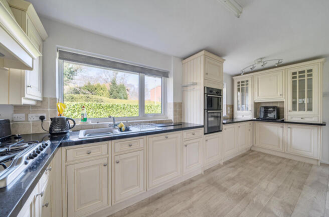 1429543-10-69bd9f...