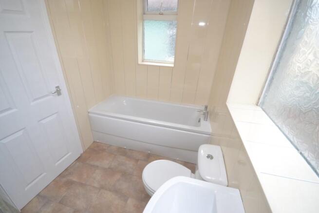 FAMILY BATHROOM