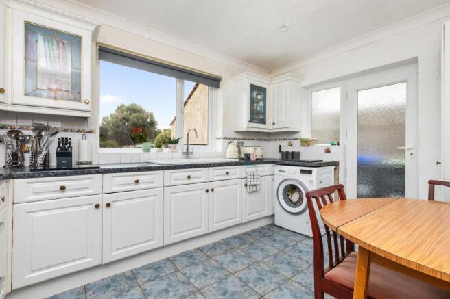 Alinora Crescent, Goring-By-Sea, BN12 photo 4