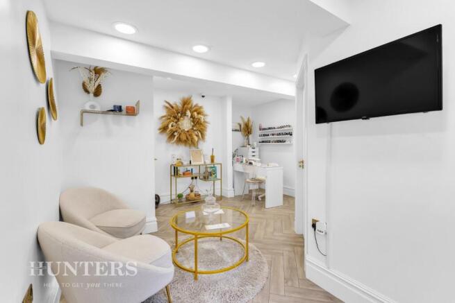 Commercial's Entrance