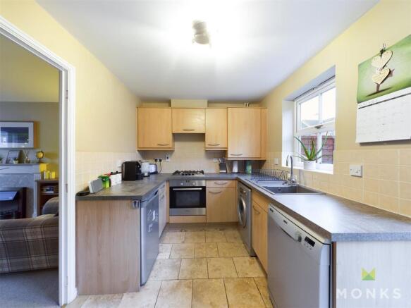Kitchen 2.jpg