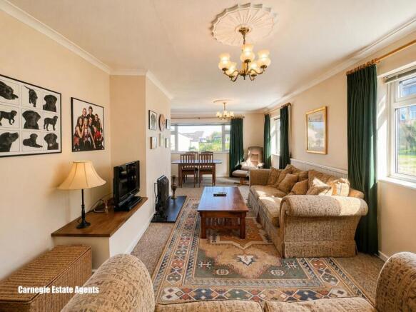 Living/dining room