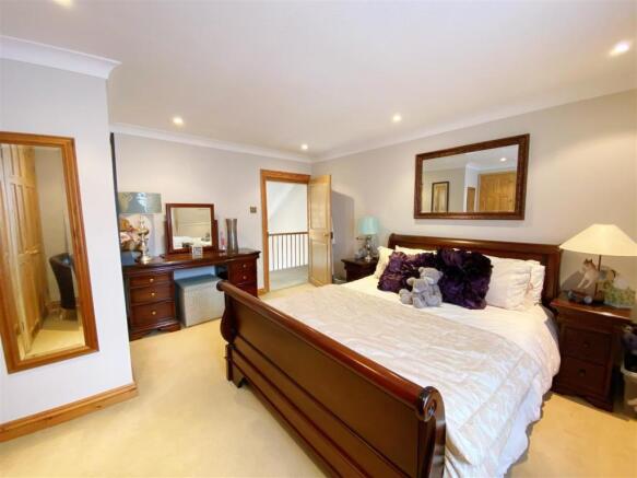 Bedroom 2 pic 3.jpg