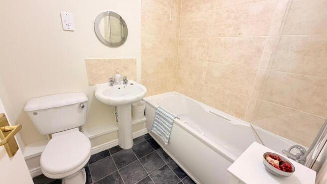3 bed Town House for sale Image 6