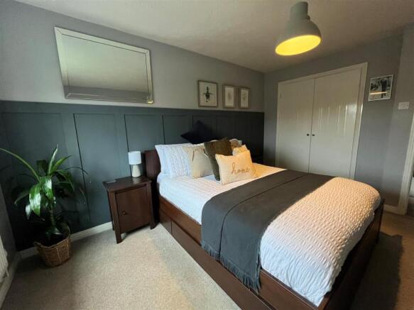 Bedroom a.jpg
