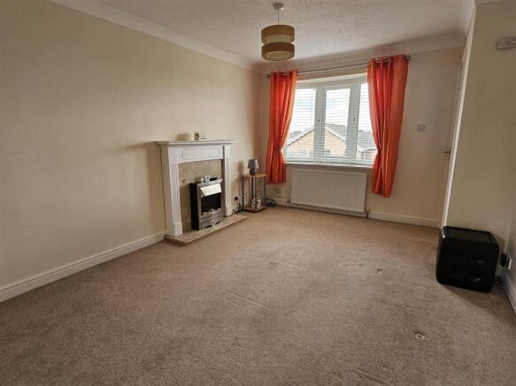 2 bed Town House to rent Image 4