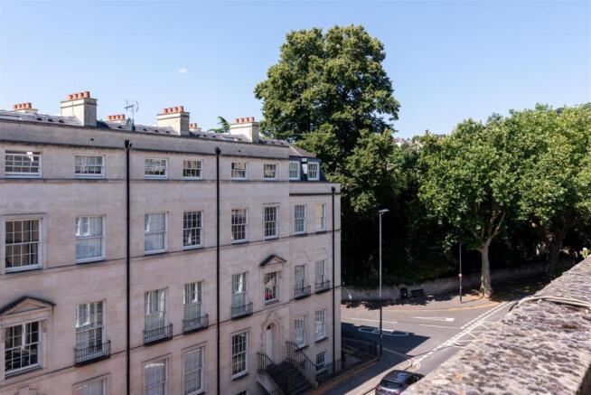 Top Floor Flat, 6 Bathwick Street-15.jpg