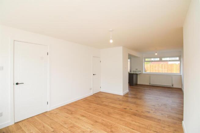 3 bed Semi-Detached for sale Image 5
