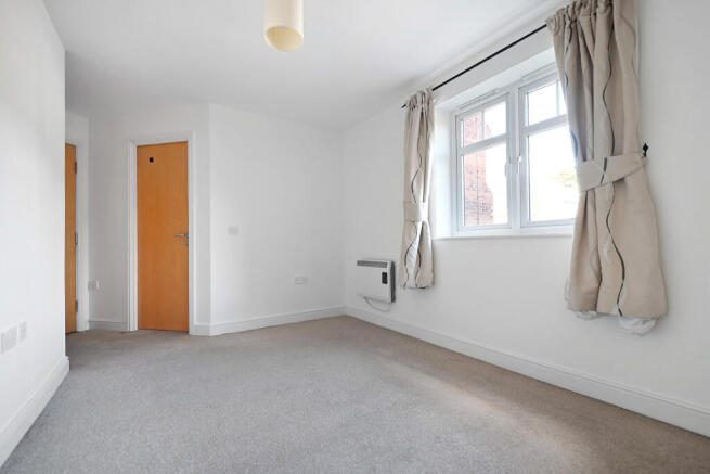 2 bed Apartment to rent Image 12