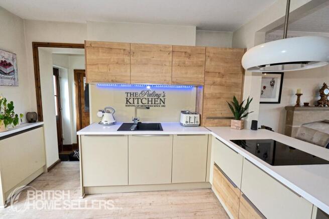 3 bed Bungalow for sale Image 6