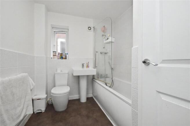 4 bed Detached for sale Image 5