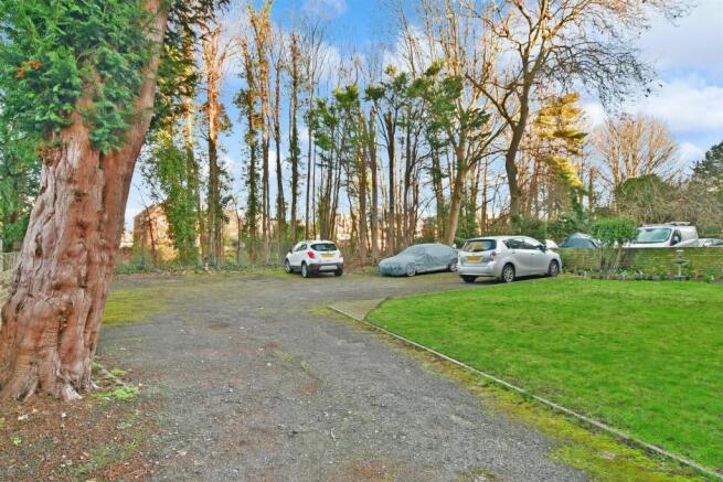 Driveway/Parking