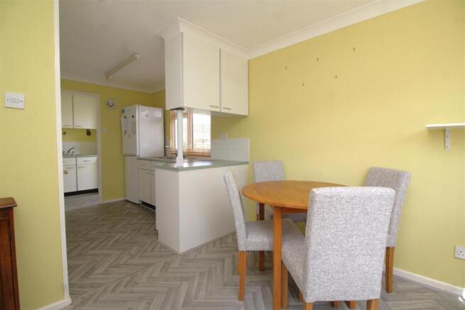 dining room 2 .JPG