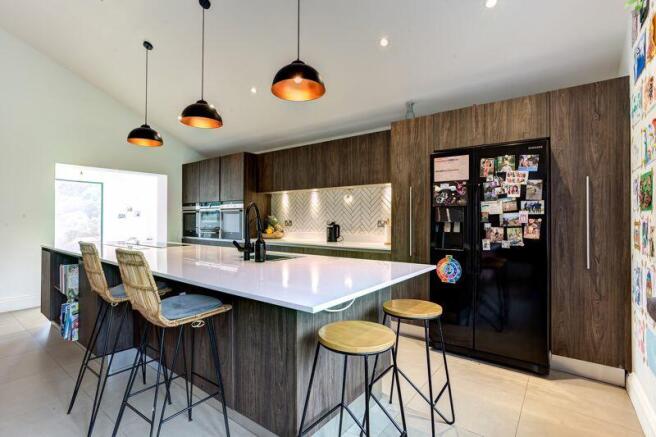 OPEN PLAN LIVING KITCHEN E