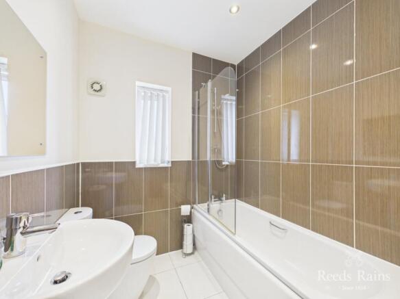 3 bed Detached to rent Image 12