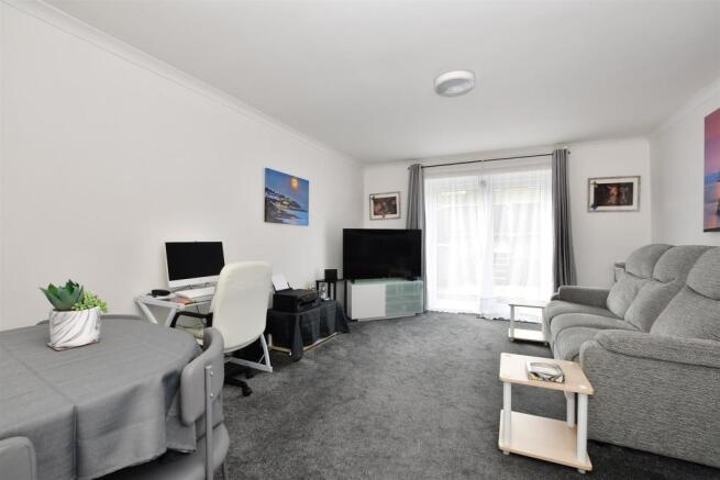 Lounge/ Dining Room