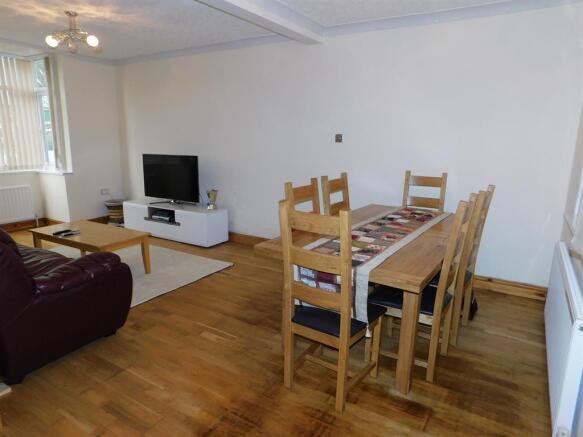 lounge/dining 2