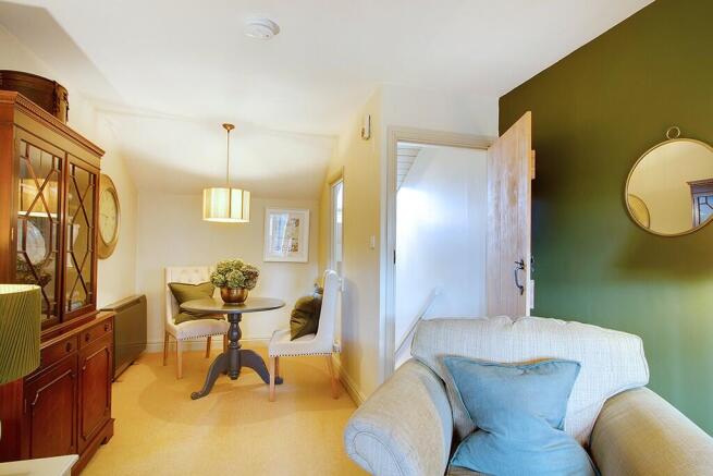 Sitting/dining room