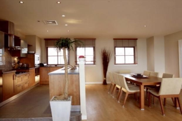 kITCHEN/DINING ROOM