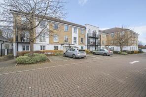 Flat 19, Katherine Court, Tudor Way, Knaphill, Woking GU21 2UD