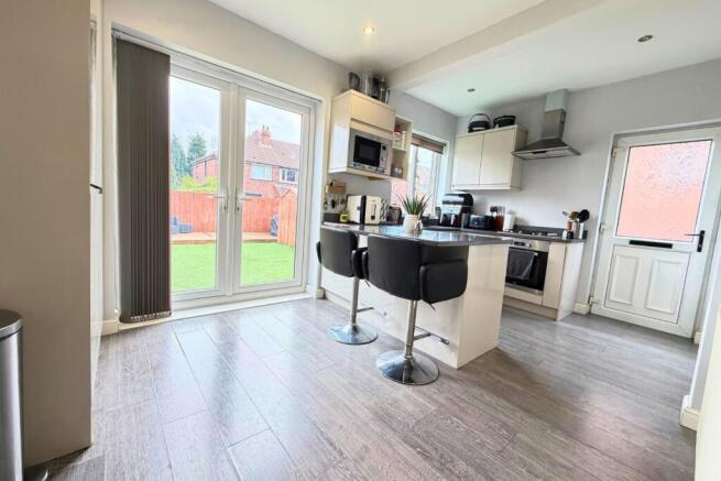 3 bed Semi-Detached for sale Image 4