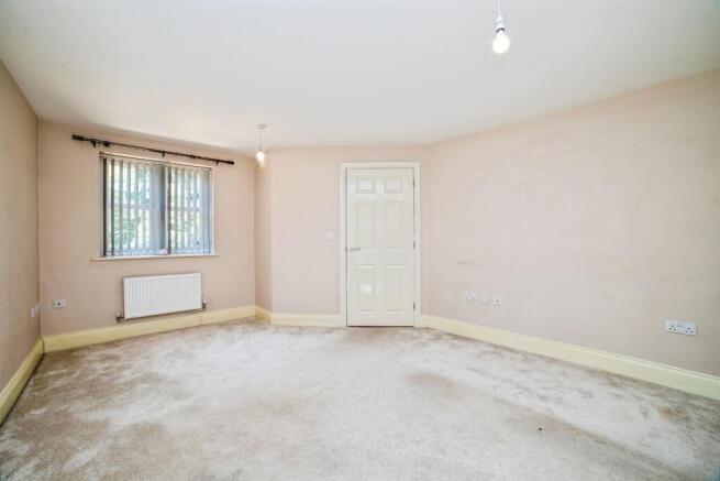 Goodacre Close, Alfreton photo 4