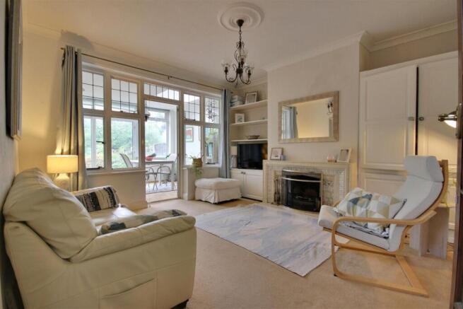 3 bed Semi-Detached for sale Image 2