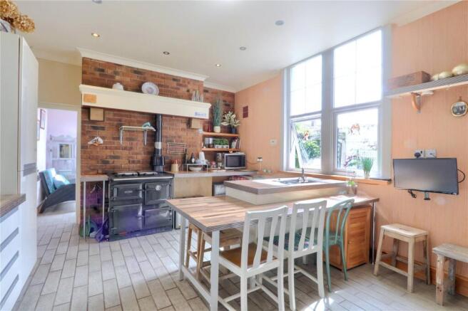 5 bed Terraced for sale Image 11