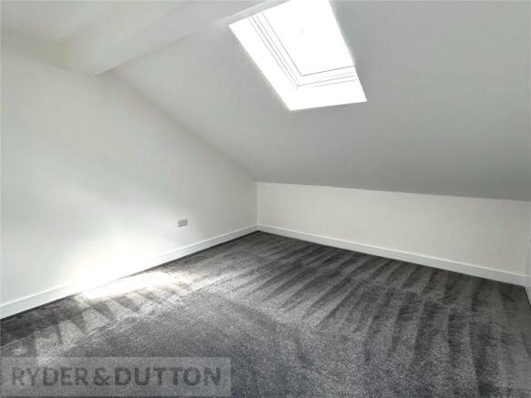 3 bed Apartment to rent Image 9