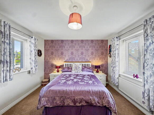 4 bed Detached for sale Image 11