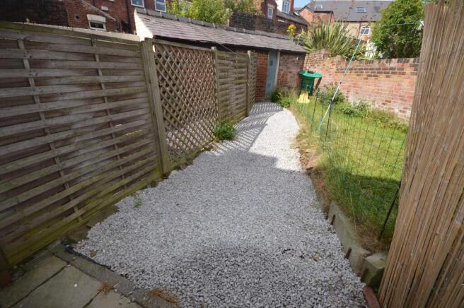 3 bed House to rent Image 10