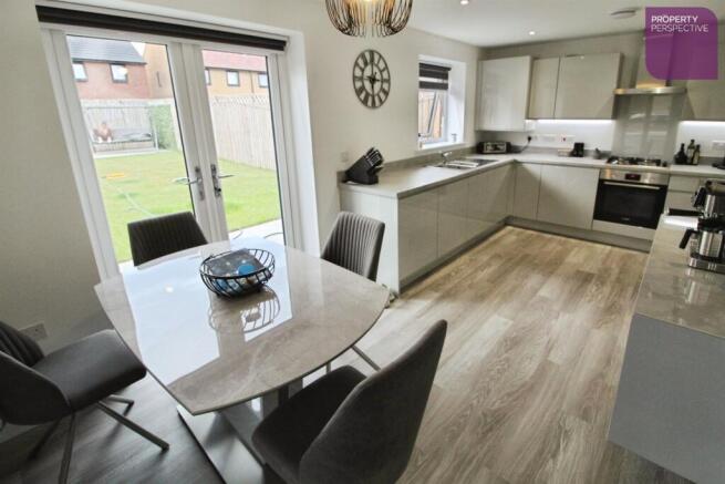 3 bed Semi-Detached for sale Image 5
