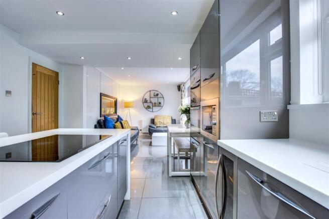 Kitchen/Dining Area